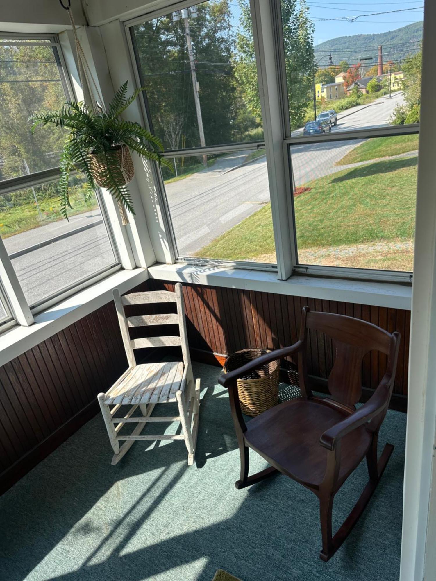 Cute 6-Bedroom Getaway In The Heart Of リトルトン エクステリア 写真